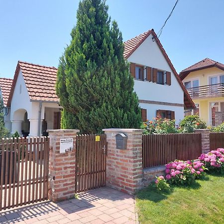 Négy Évszak Apartmanház Zalakaros Exterior foto