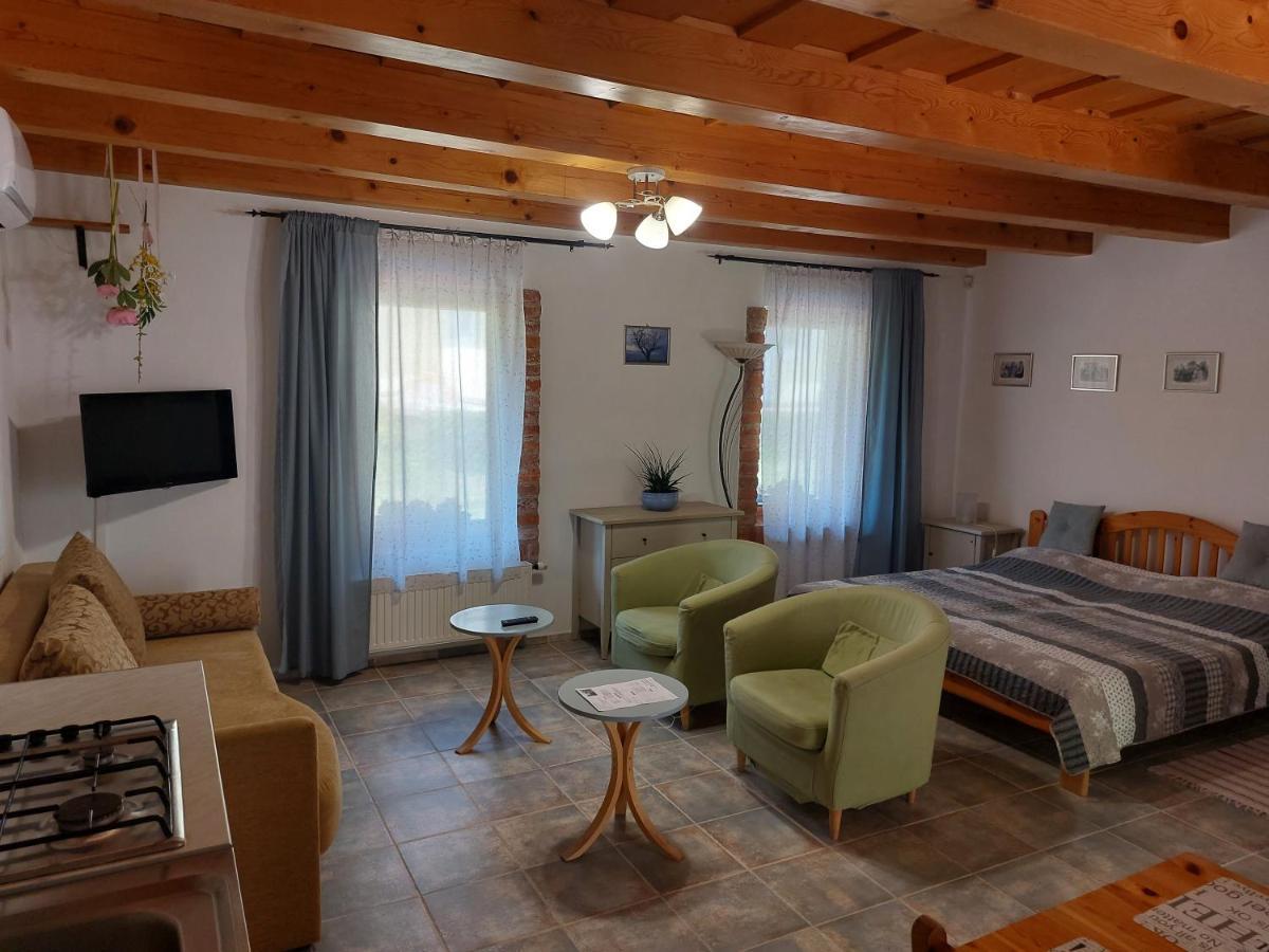 Négy Évszak Apartmanház Zalakaros Exterior foto