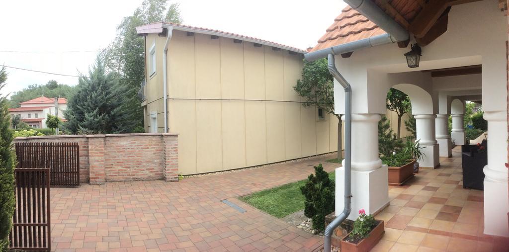 Négy Évszak Apartmanház Zalakaros Exterior foto